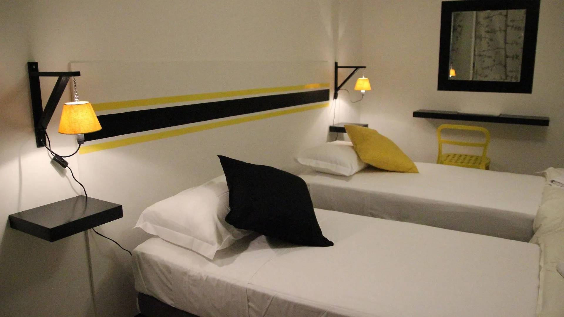 Iron Bridge Accomodation Rome Hotel