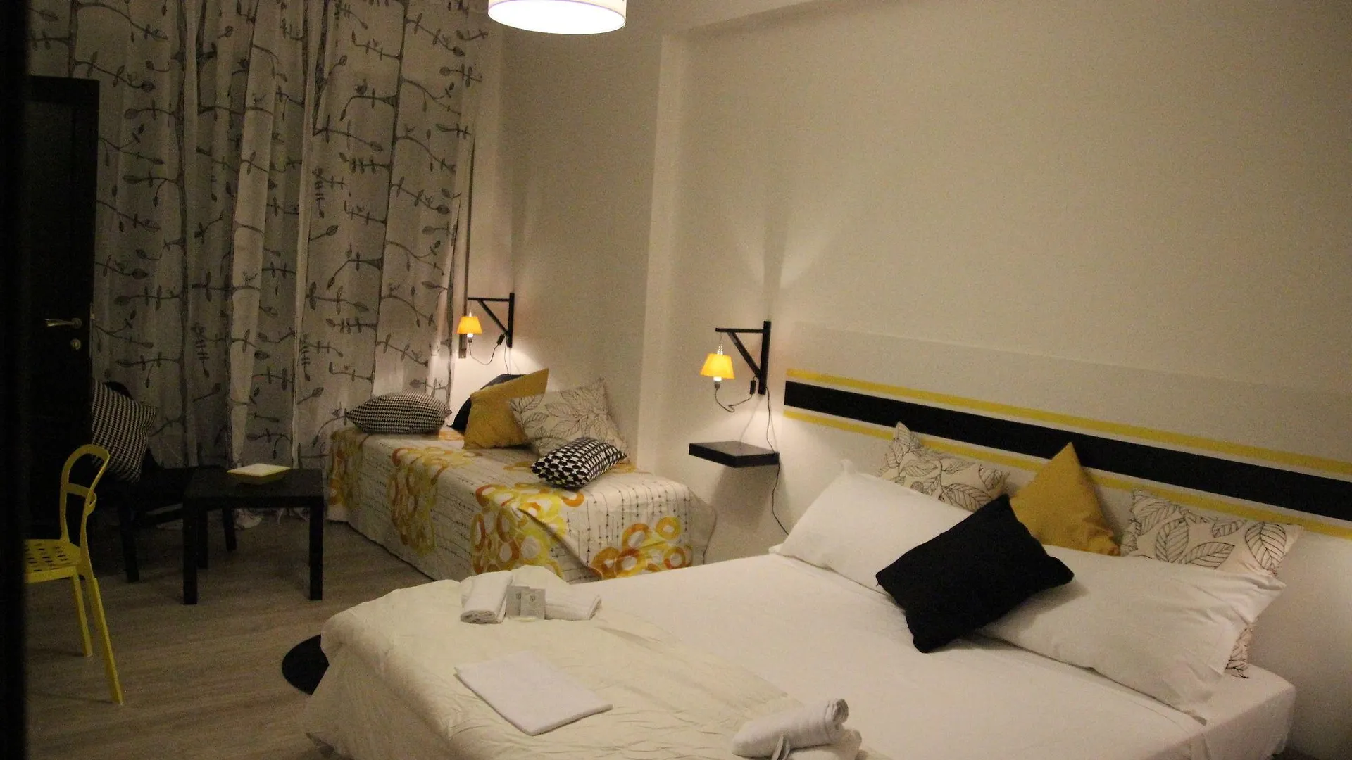 Iron Bridge Accomodation Rome 2*,  Italy