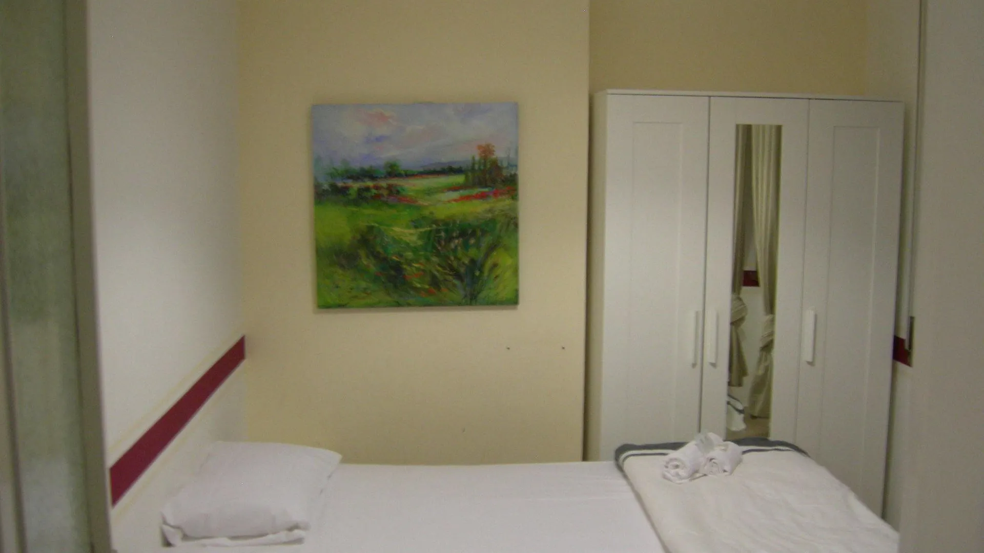 Hotel Iron Bridge Accomodation Rome