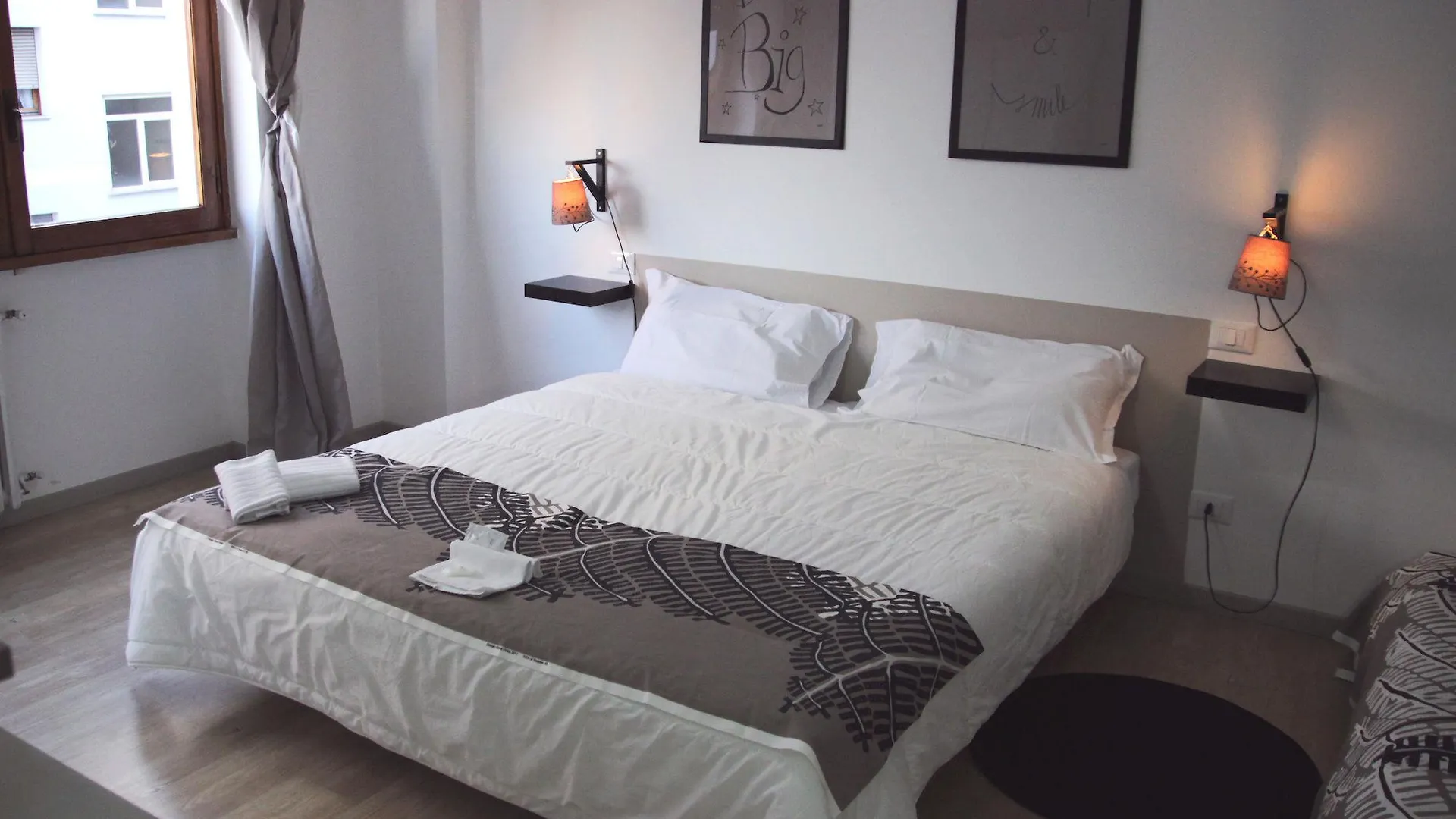 Iron Bridge Accomodation Rome Hotel